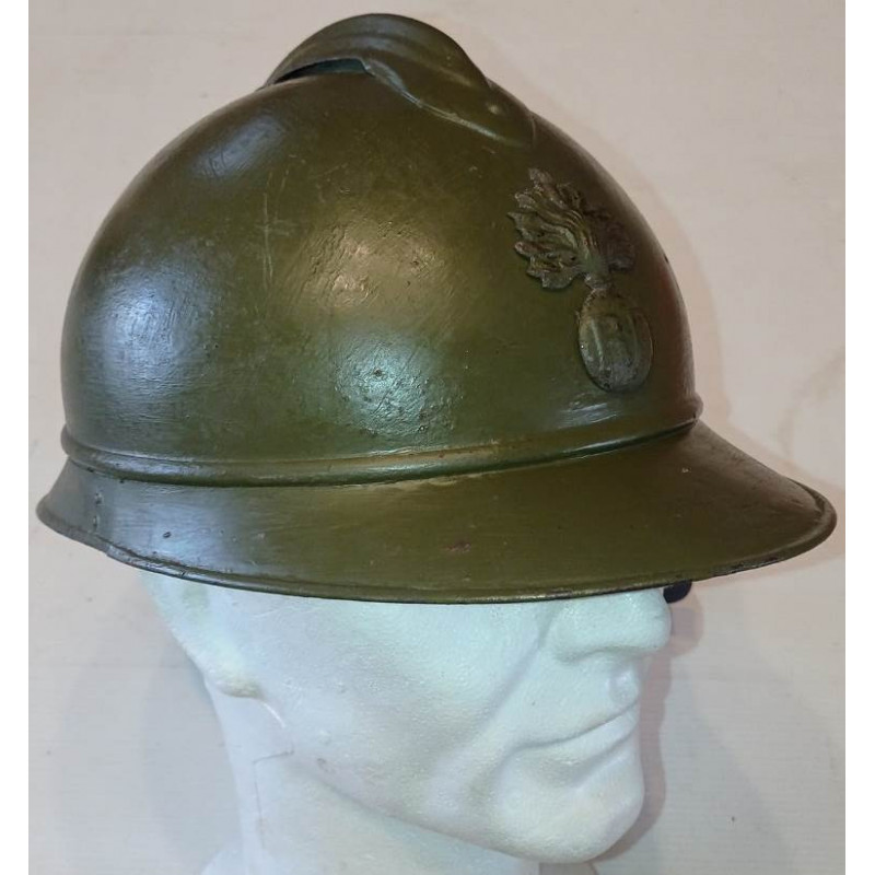 Coque de Casque Adrian Modèle 1915 avec insigne Infanterie et gaufrettes repeint en Vert sur bleu - 14/18 WW1